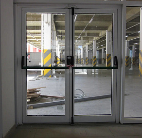 Противопожарная дверь с шумоизоляцией в бизнес-центр